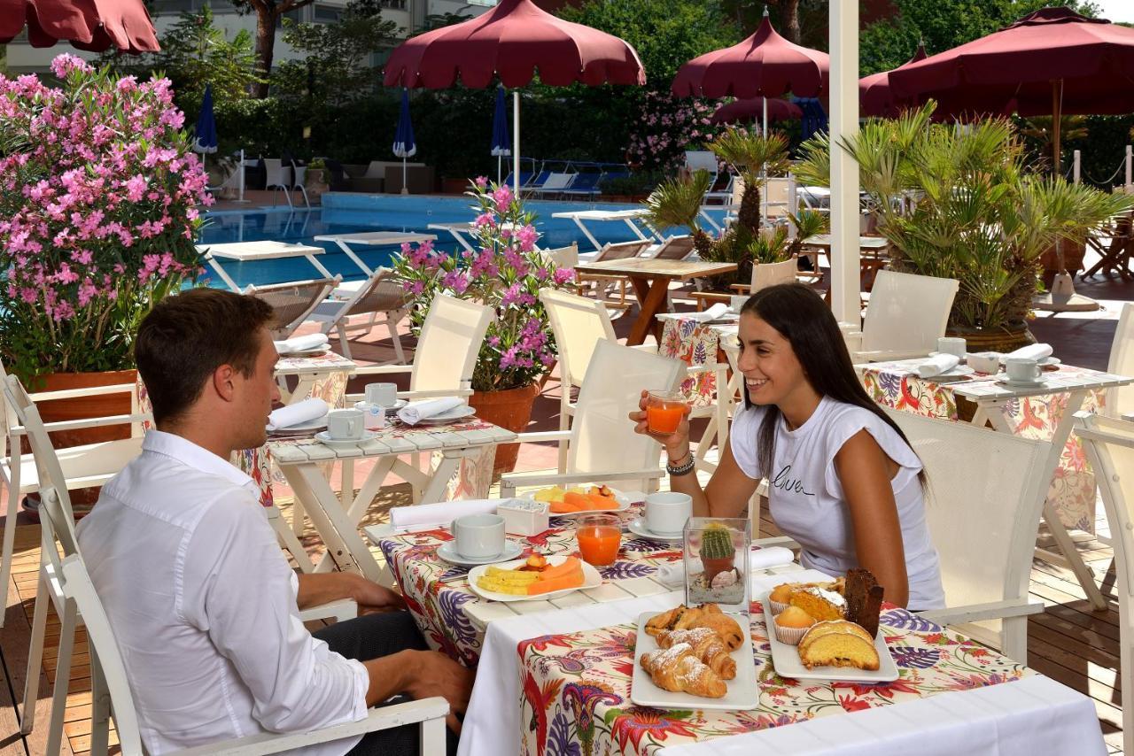 Hotel Imperial Sport Pesaro Esterno foto