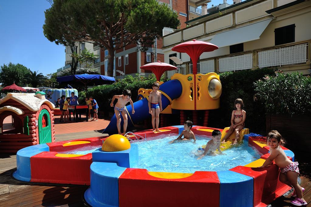 Hotel Imperial Sport Pesaro Esterno foto