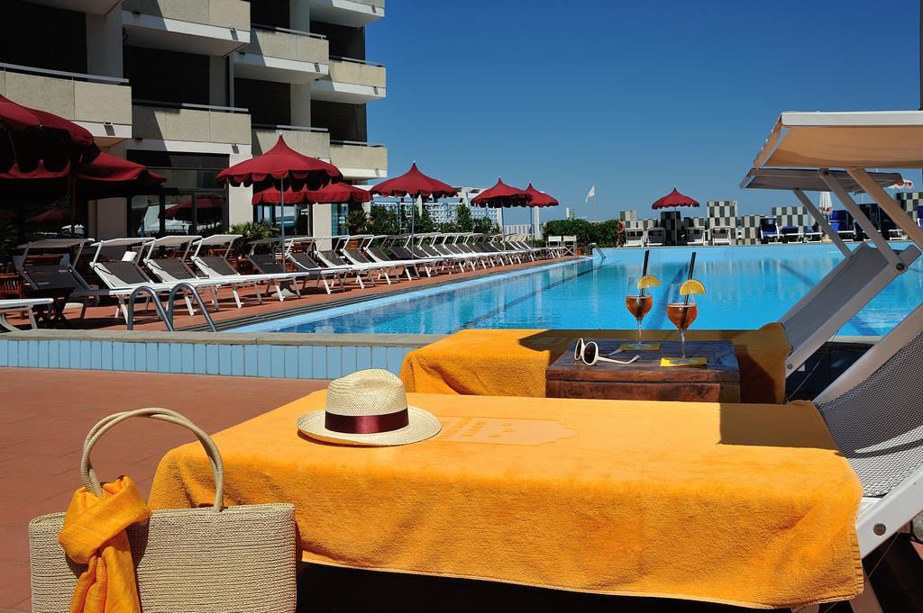 Hotel Imperial Sport Pesaro Esterno foto