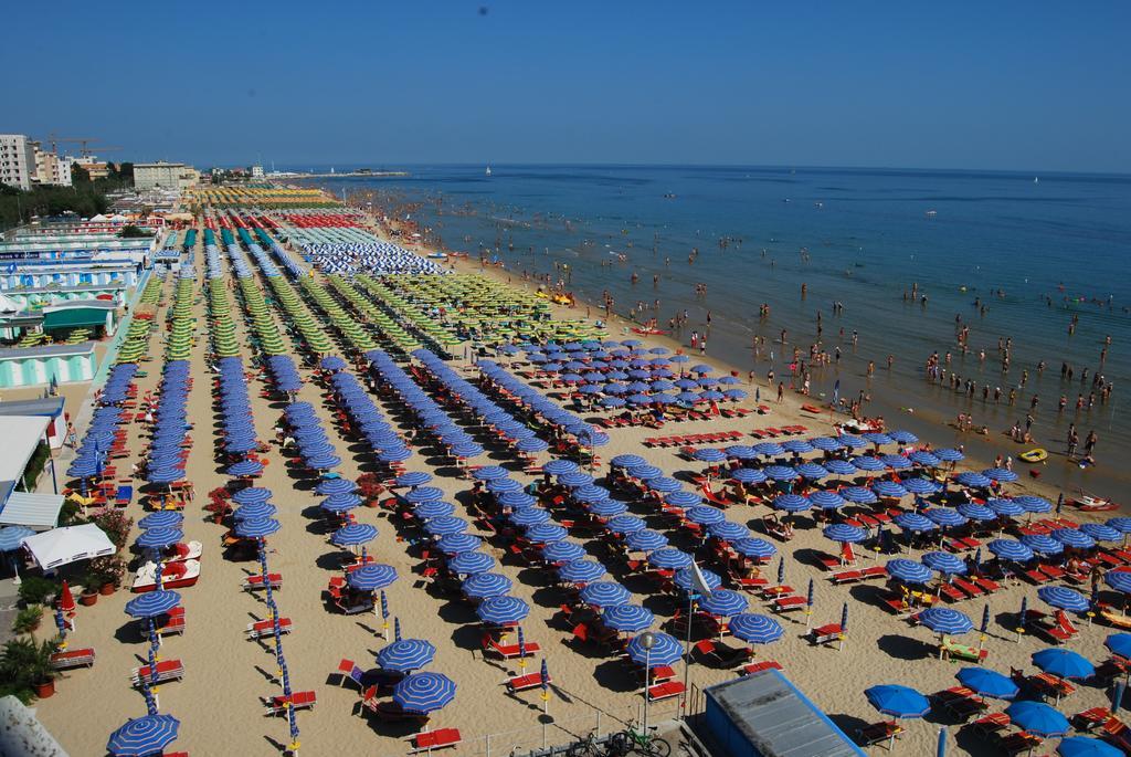 Hotel Imperial Sport Pesaro Esterno foto